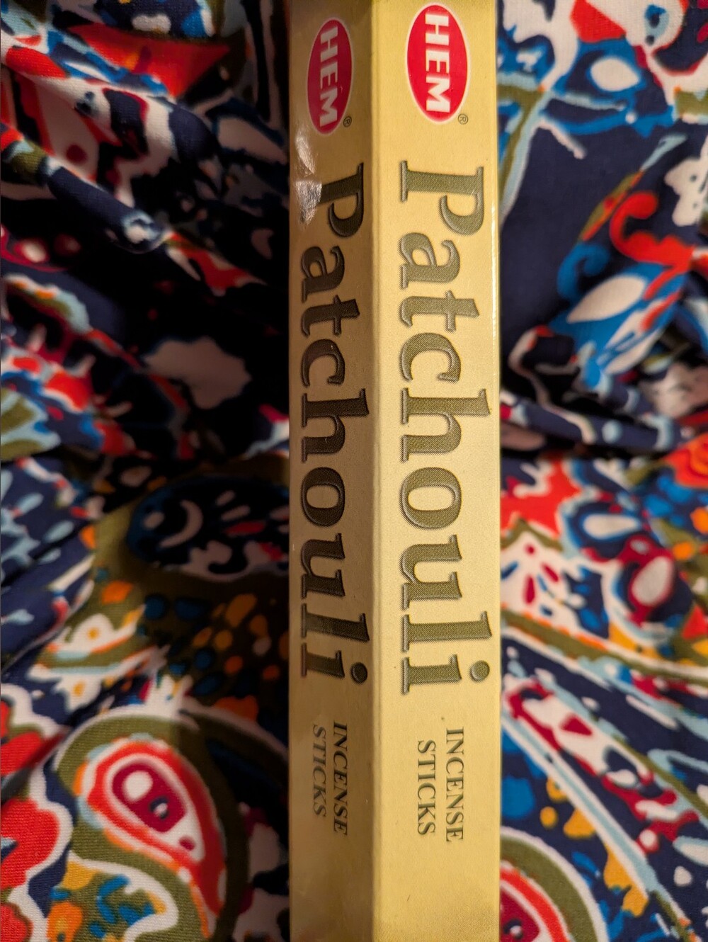 40 Patchouli & Lavender Hand-Rolled Incense Sticks - Delightful Scents. - Picture 3 of 5